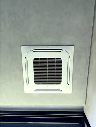 Cassete instalado pela LR no forro