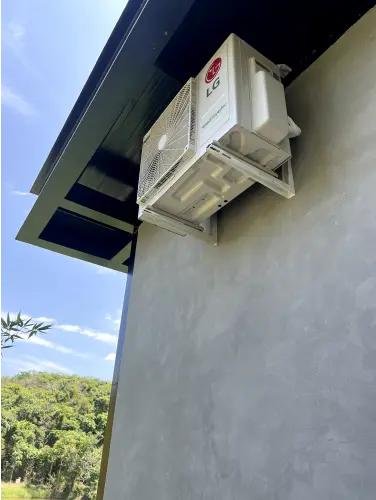 Condensadora em fachada
