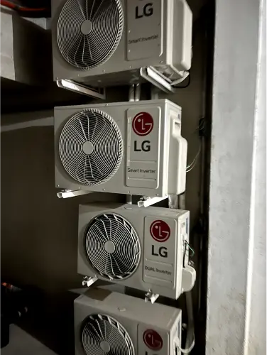Condensadoras LG em área técnica